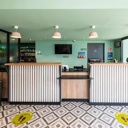 Aéroport Arenas Hotel 3*