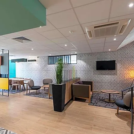 Hotel Aeroport Arenas 3*