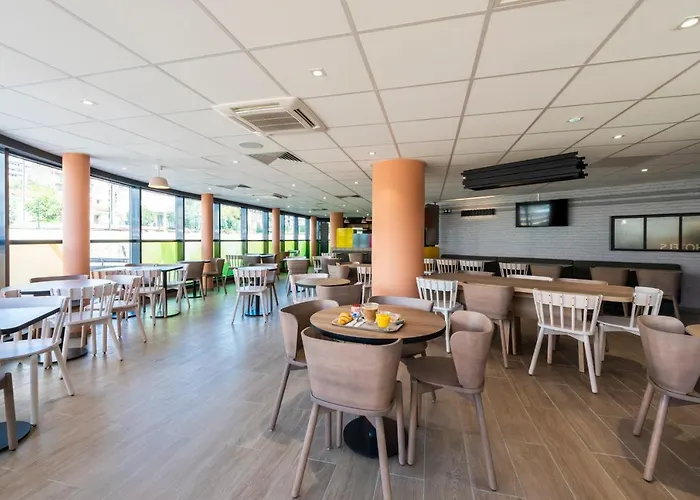 Aeroport Arenas ホテル 3*