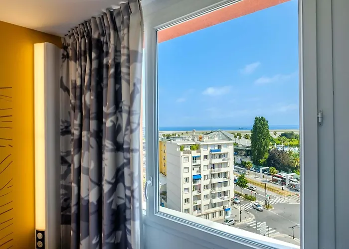 ホテル Aeroport Arenas