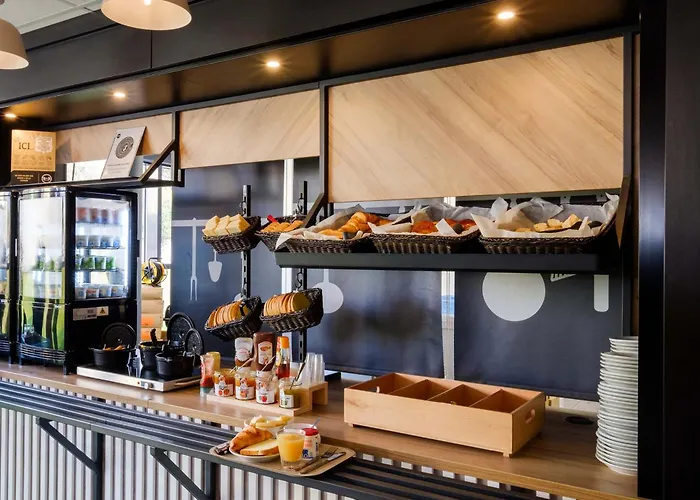 Aeroport Arenas 3* ニース