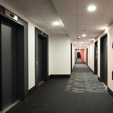 Hotel Aeroport Arenas 3*
