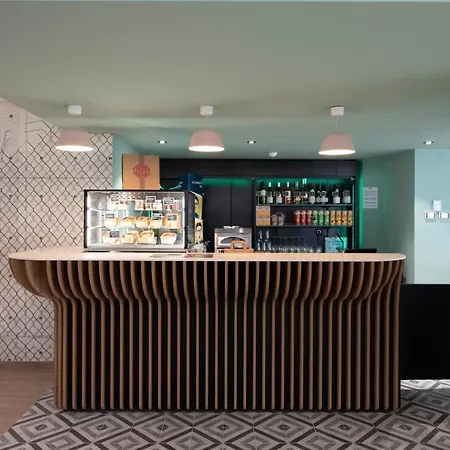 Hotel Aeroport Arenas 3*